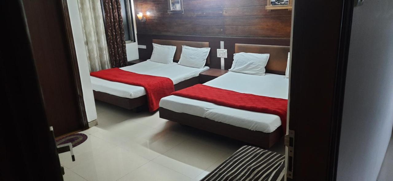 Hotel S K Palace Mahabaleshwar Exterior photo